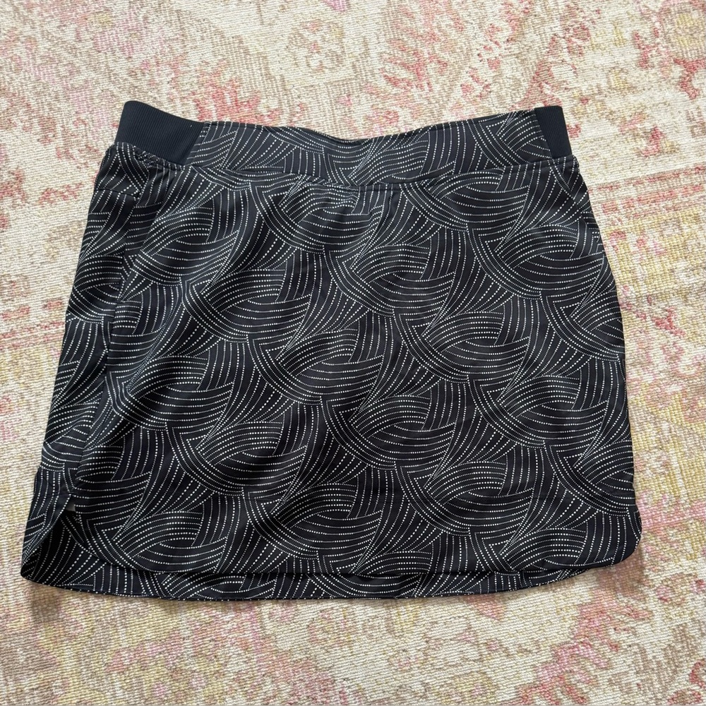 Chic Black Patterned Mini Skirt